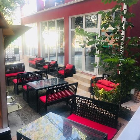 Lucky Fox Hotel Atyrau Exterior photo