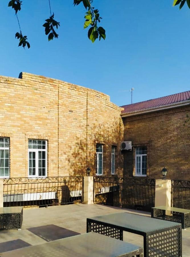 Lucky Fox Hotel Atyrau Exterior photo