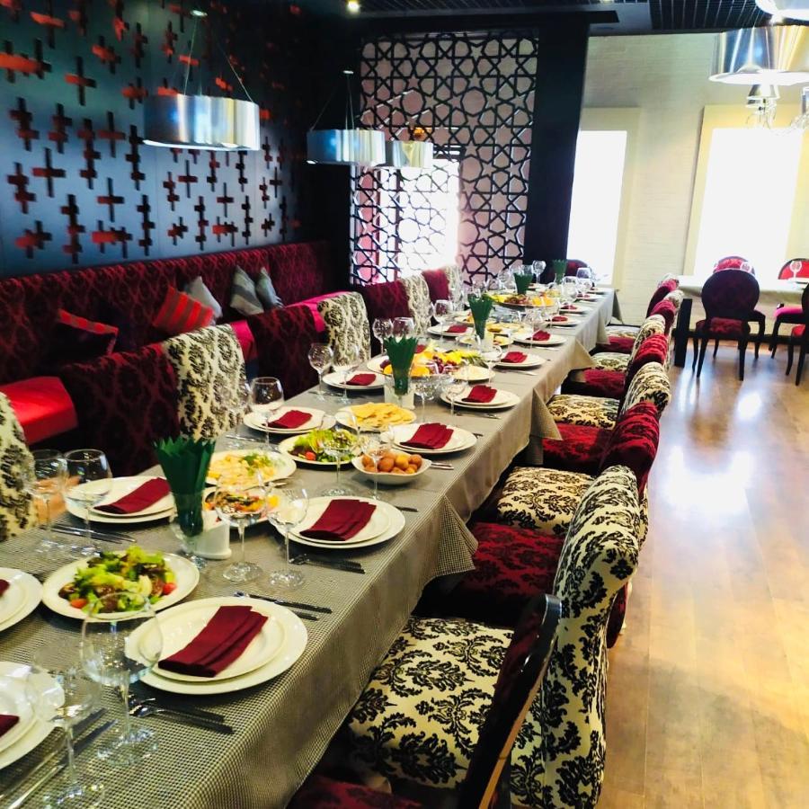 Lucky Fox Hotel Atyrau Exterior photo